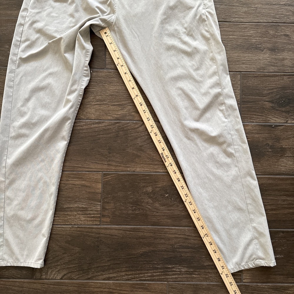 Vuori Men's 36×32 The Rise The Shine Stretch Performance Pants V431 Beige - Picture 7 of 10